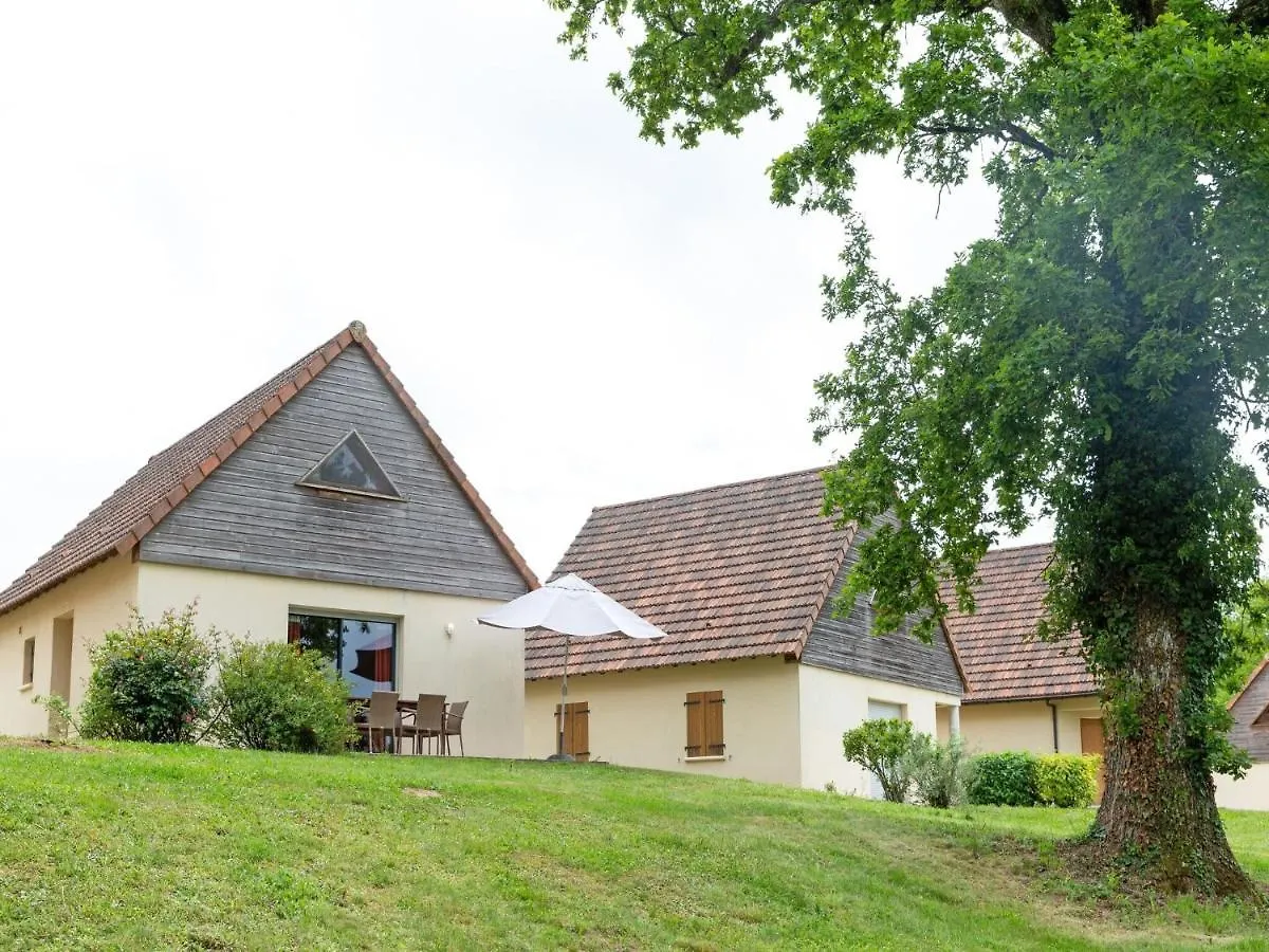 Beautiful Holiday Home With Terrace Lacapelle-Marival